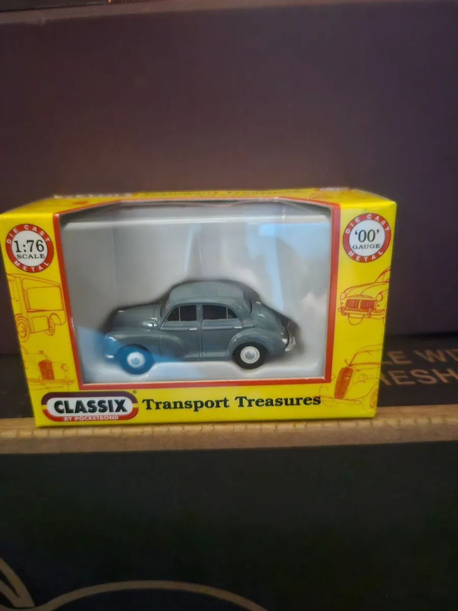 Corgi Classix Morris Minor