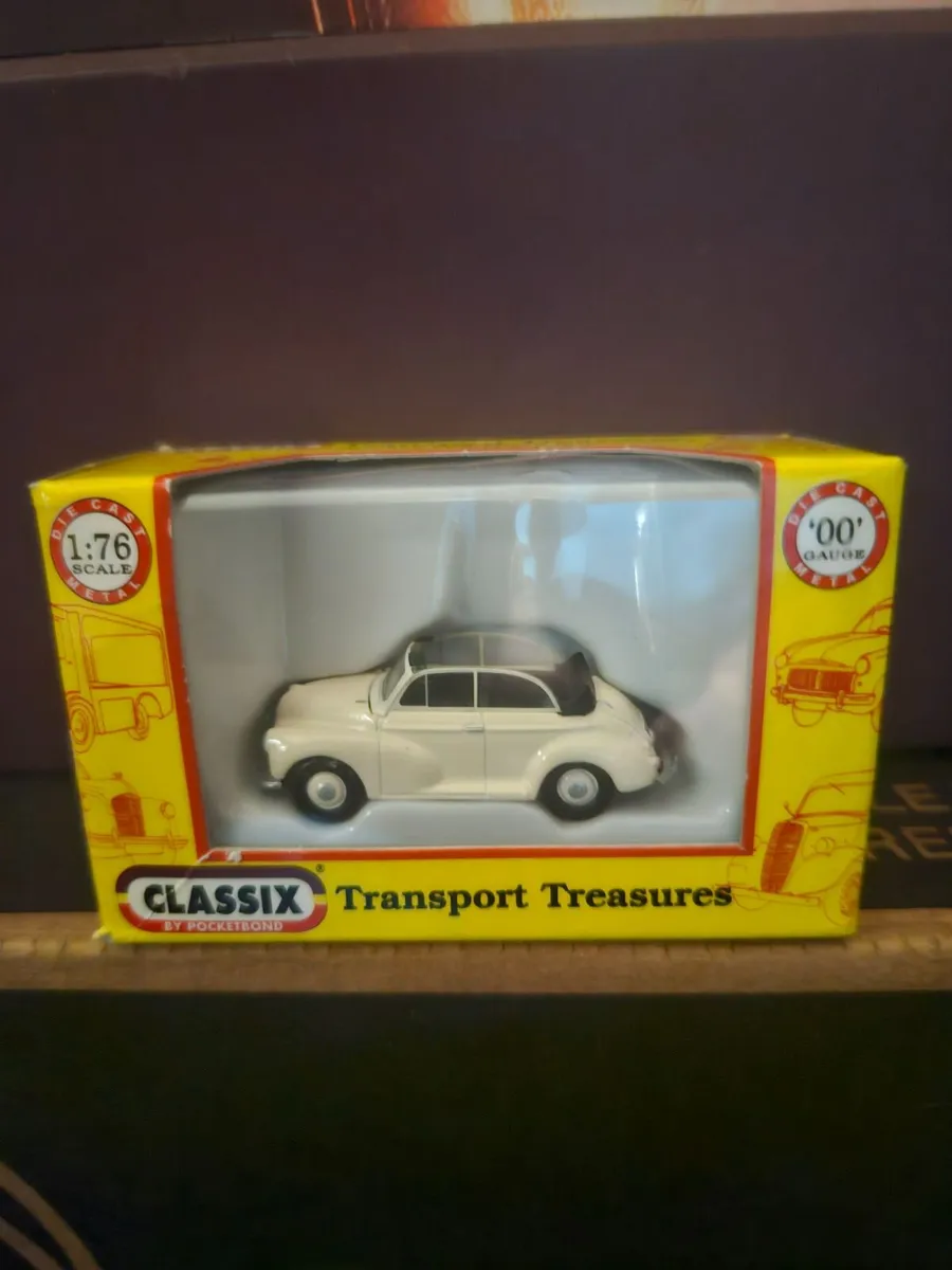 Corgi Classix Morris Minor