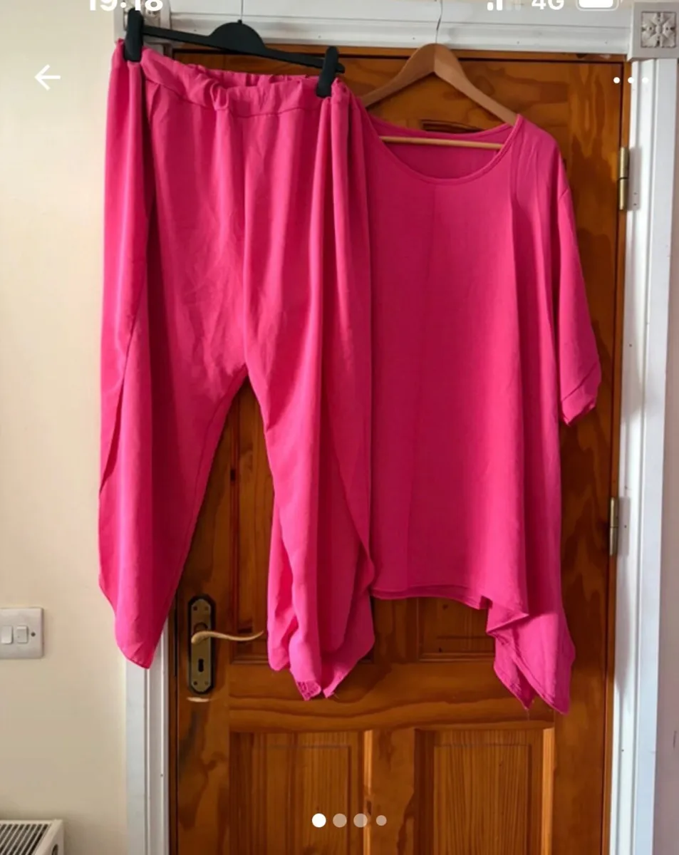 Women’s clothes - Image 1