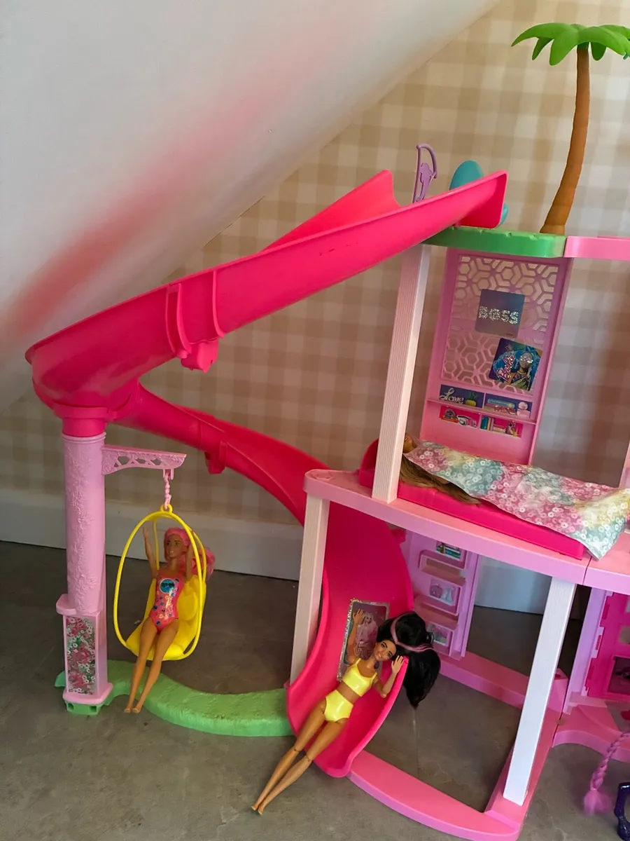 Barbie Dream Villa Pool Party Doll house + items - Image 2