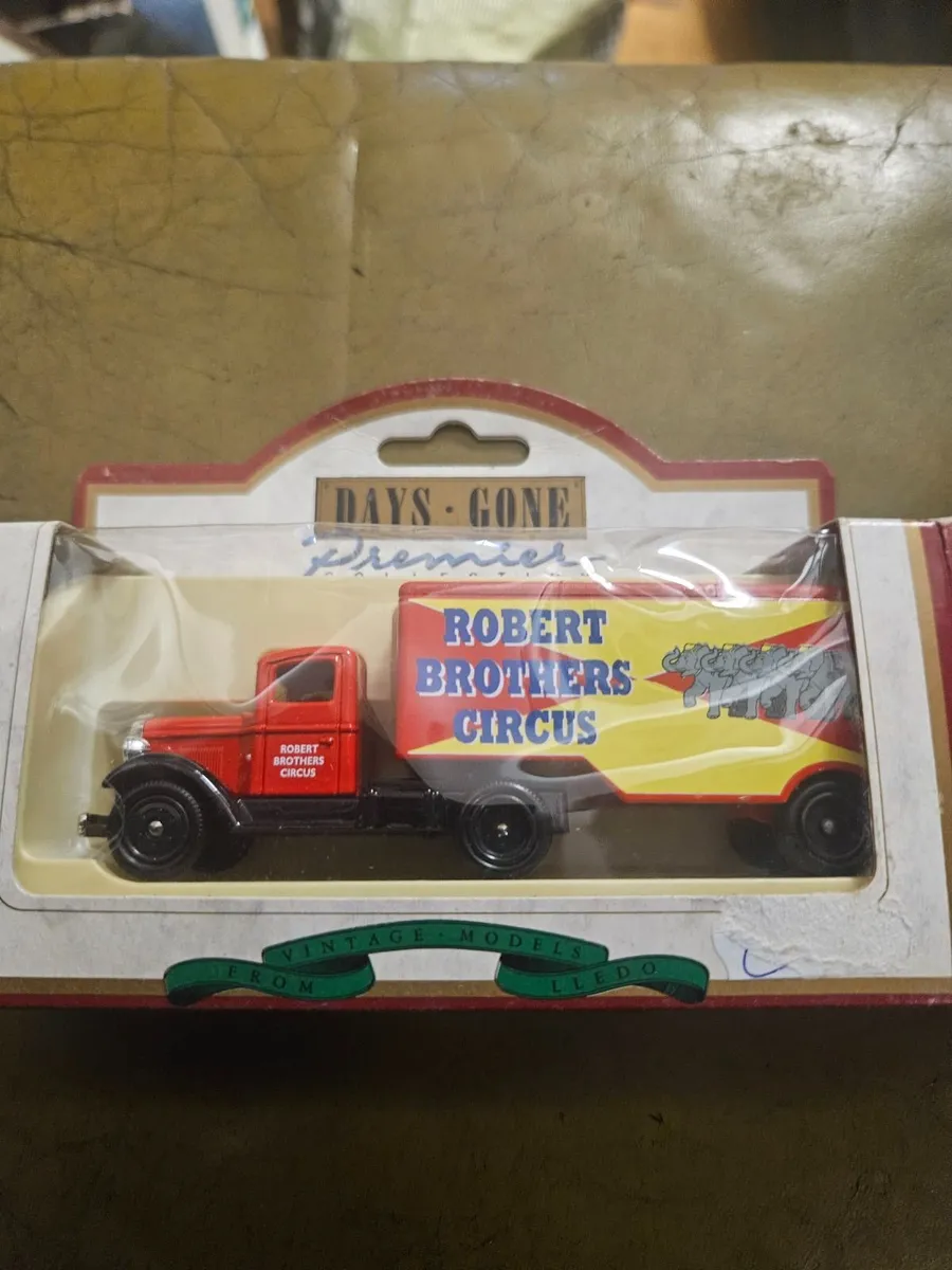 Corgi Lledo Circus Truck - Image 2