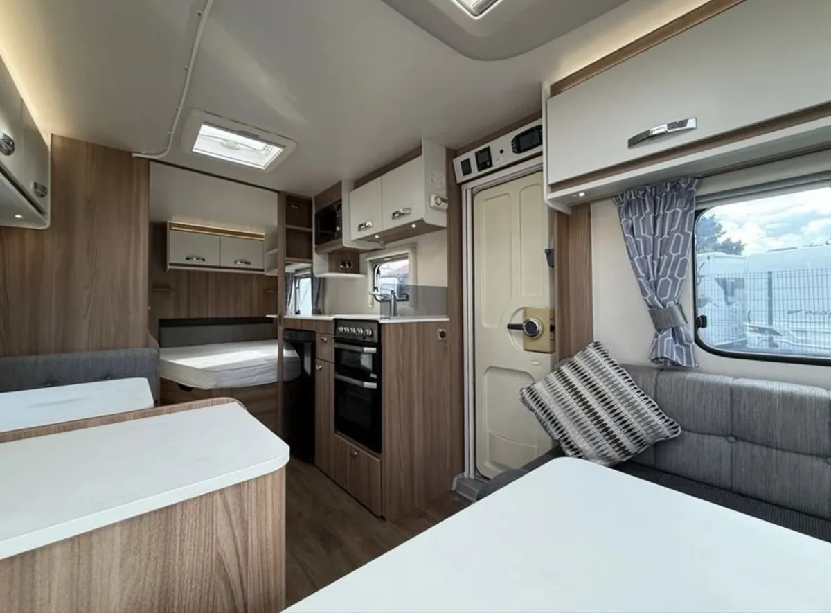 2019 SWIFT SPRITE Quattro 6 berth **incl Awning ** - Image 4