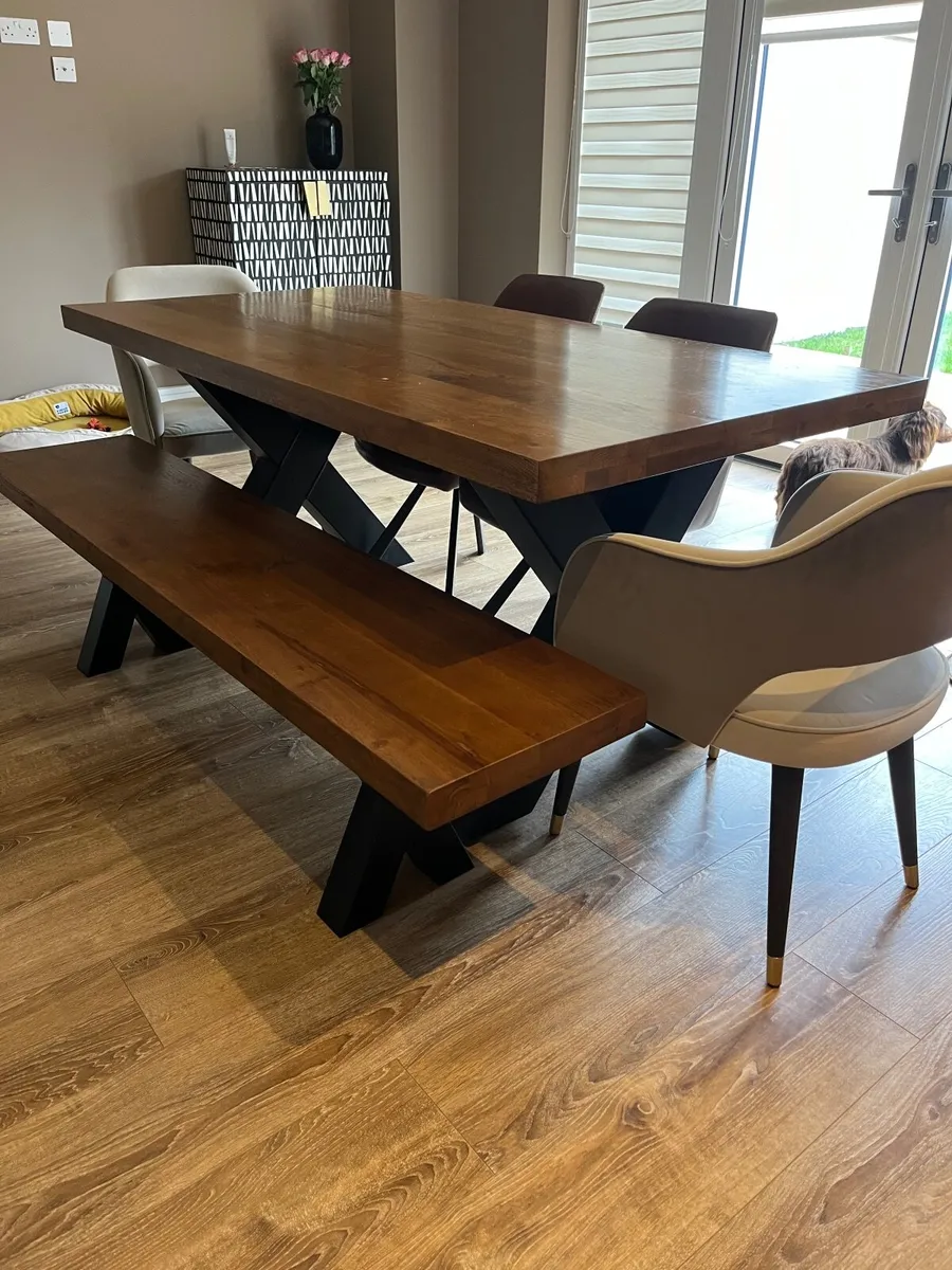 Dining table set - Image 1
