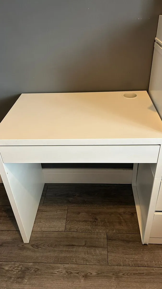 Desk - Image 4