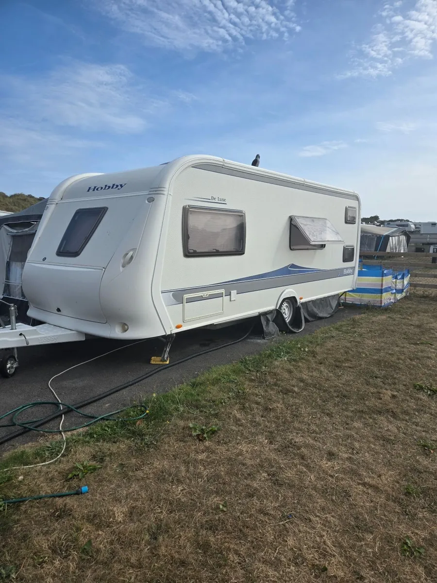 Hobby De Luxe 560 kmfe 2009 6 berth Caravan - Image 2