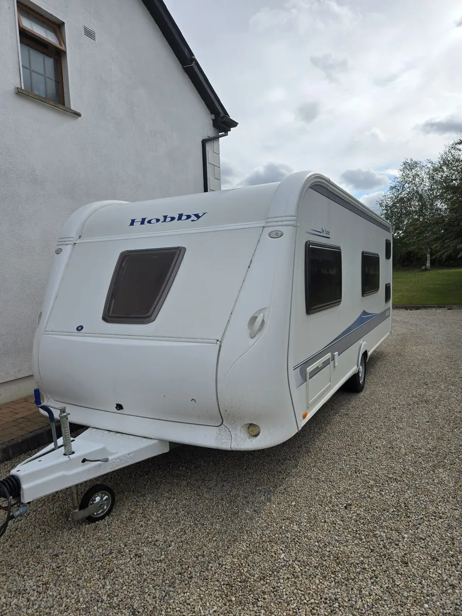 Hobby De Luxe 560 kmfe 2009 6 berth Caravan - Image 1