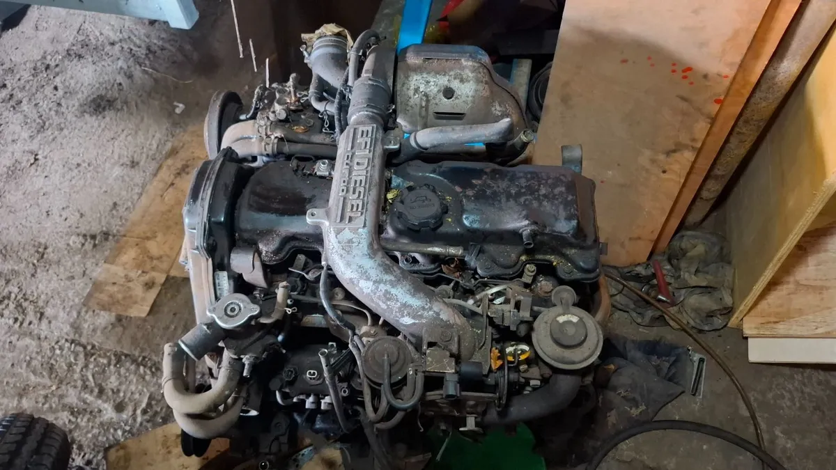 Toyota 2L-TE 2.4 turbo diesel engine. - Image 1