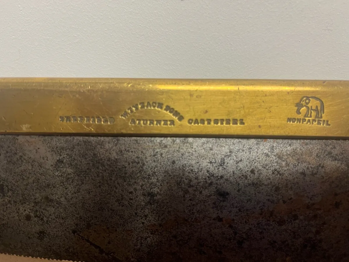 Three vintage handsaws - Image 2