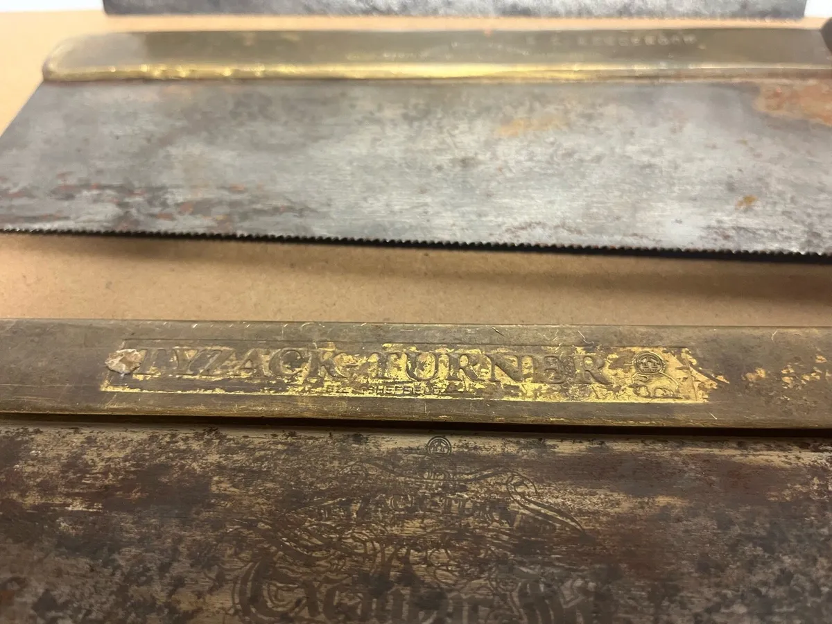 Three vintage handsaws - Image 4