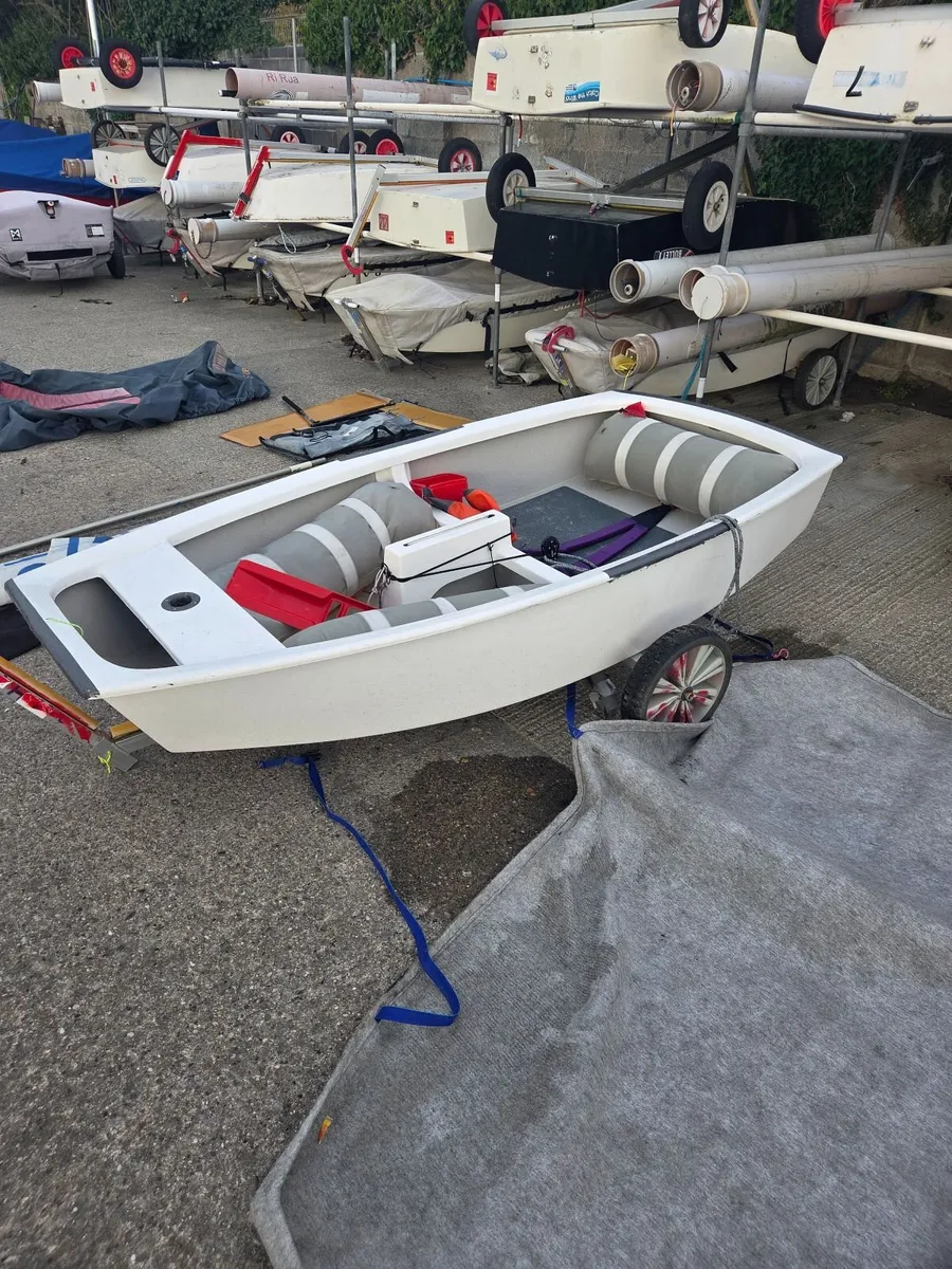 Optimist sailing dinghy - Image 4