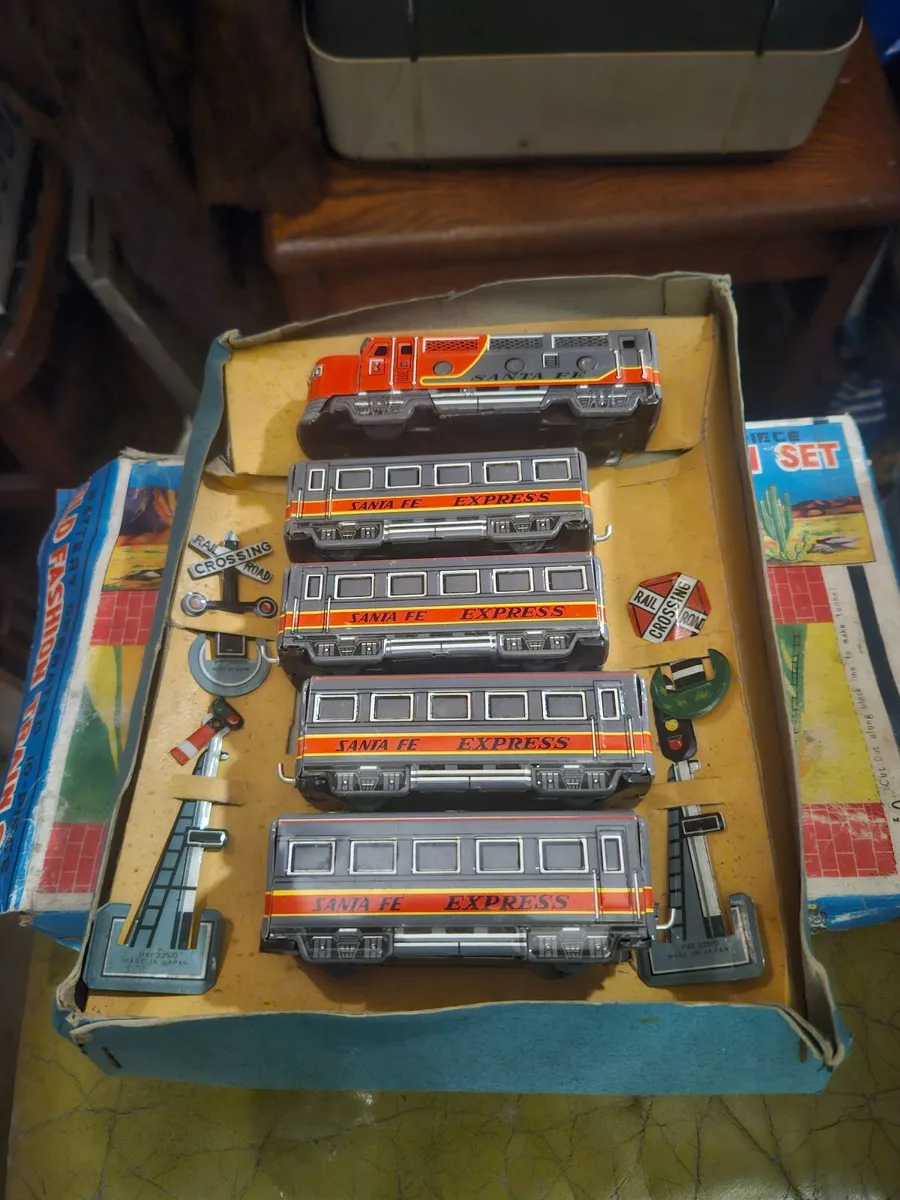 Vintage Tinplate Haji Train Set - Image 1