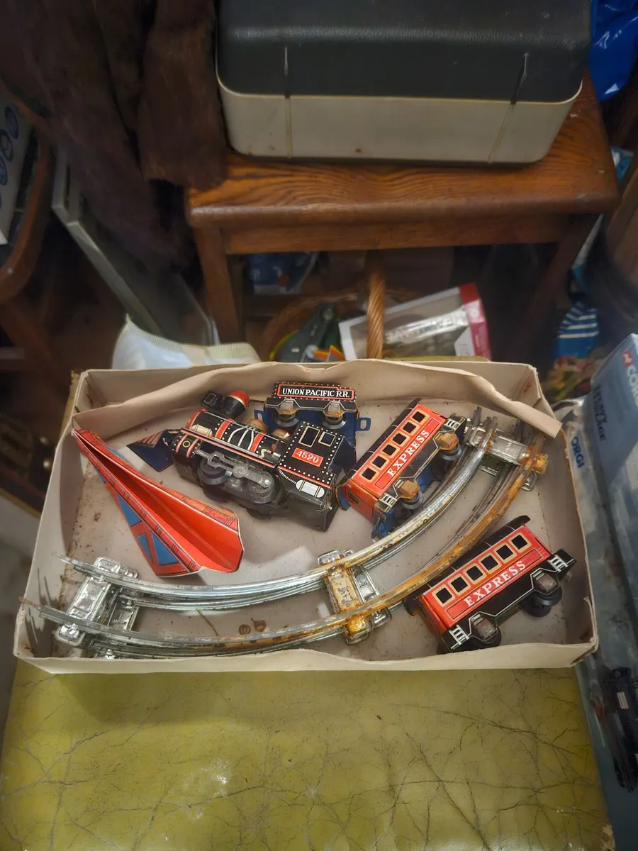 Vintage Tinplate Haji Train Set Made in Japan - Image 1