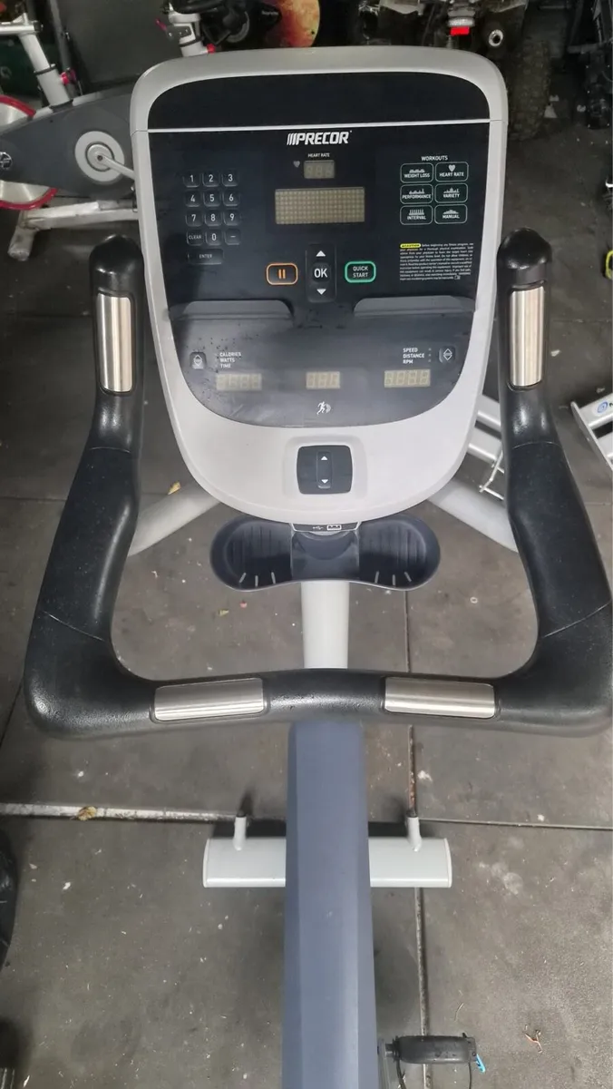 PRECOR UBK 885 upright bike - Image 3
