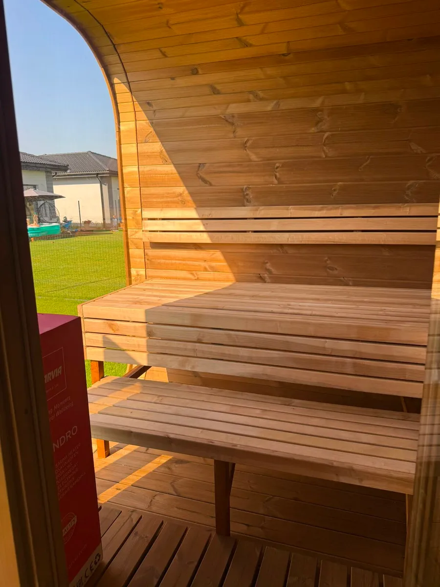 Sauna / plunge pools / Hot tub - Image 2