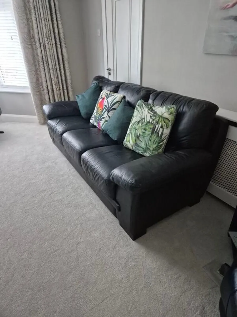 3 seater  italian leather - Image 1