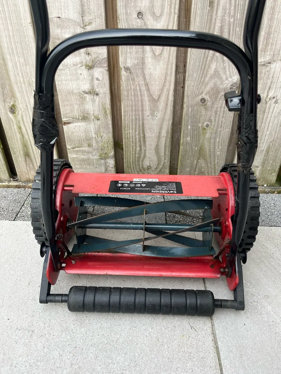 Push Lawnmower - Image 1