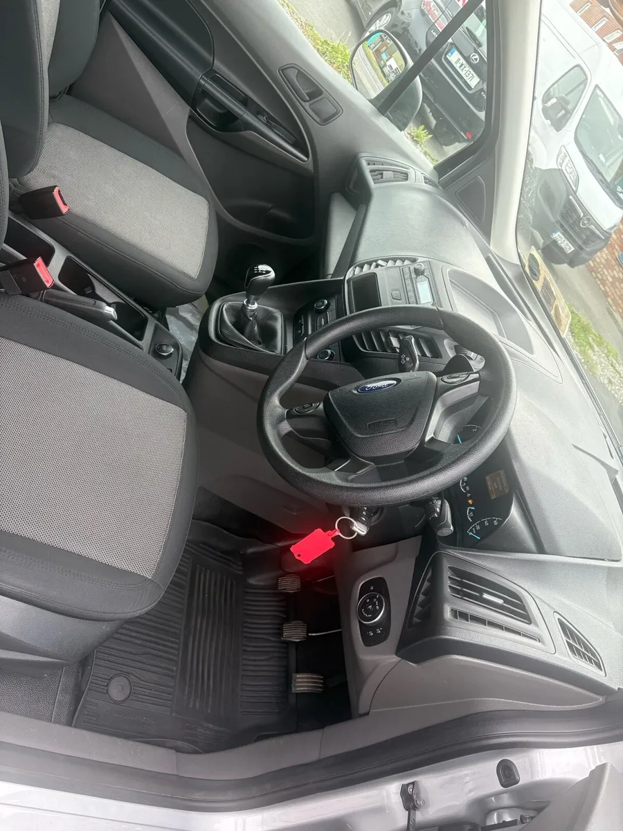 202 Ford Transit Connect - Image 4