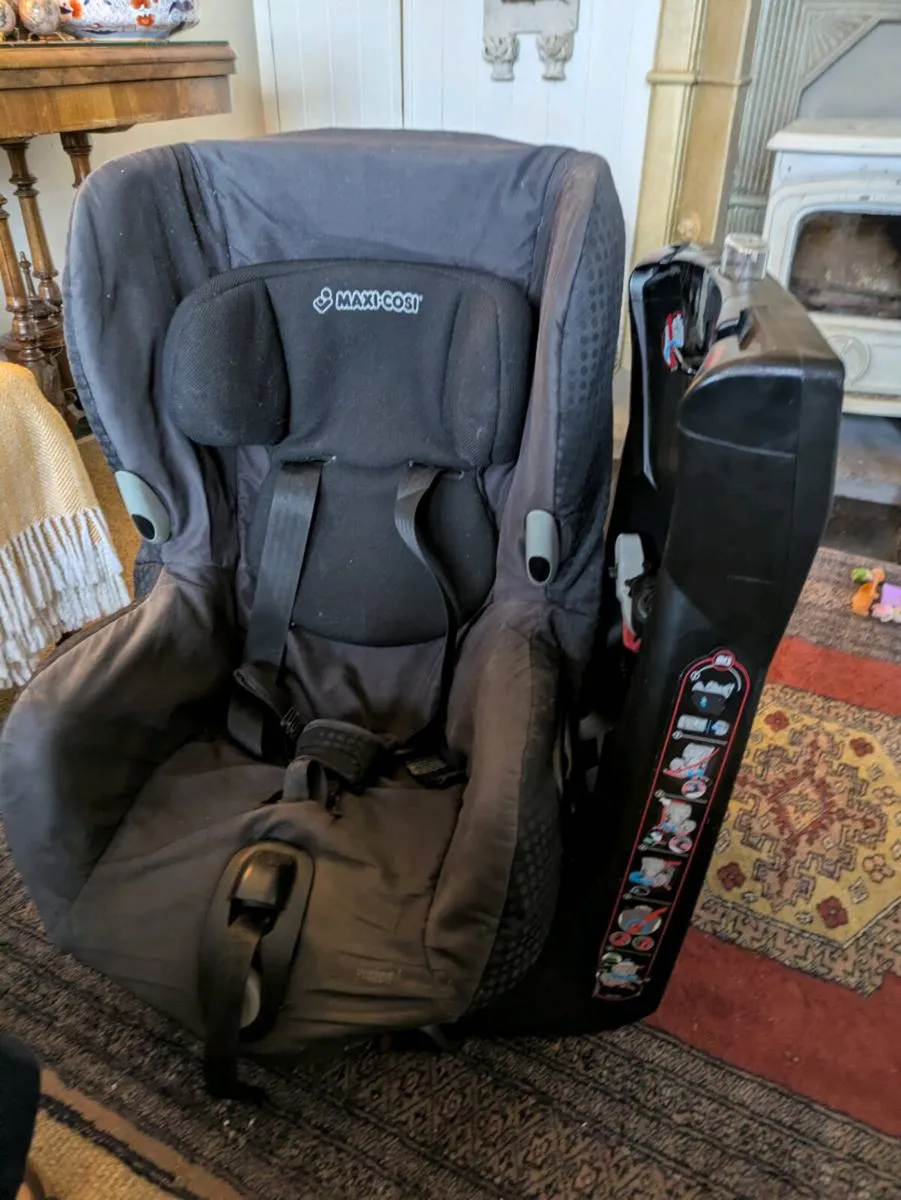 Maxi Cosi swivel car 💺 - Image 1