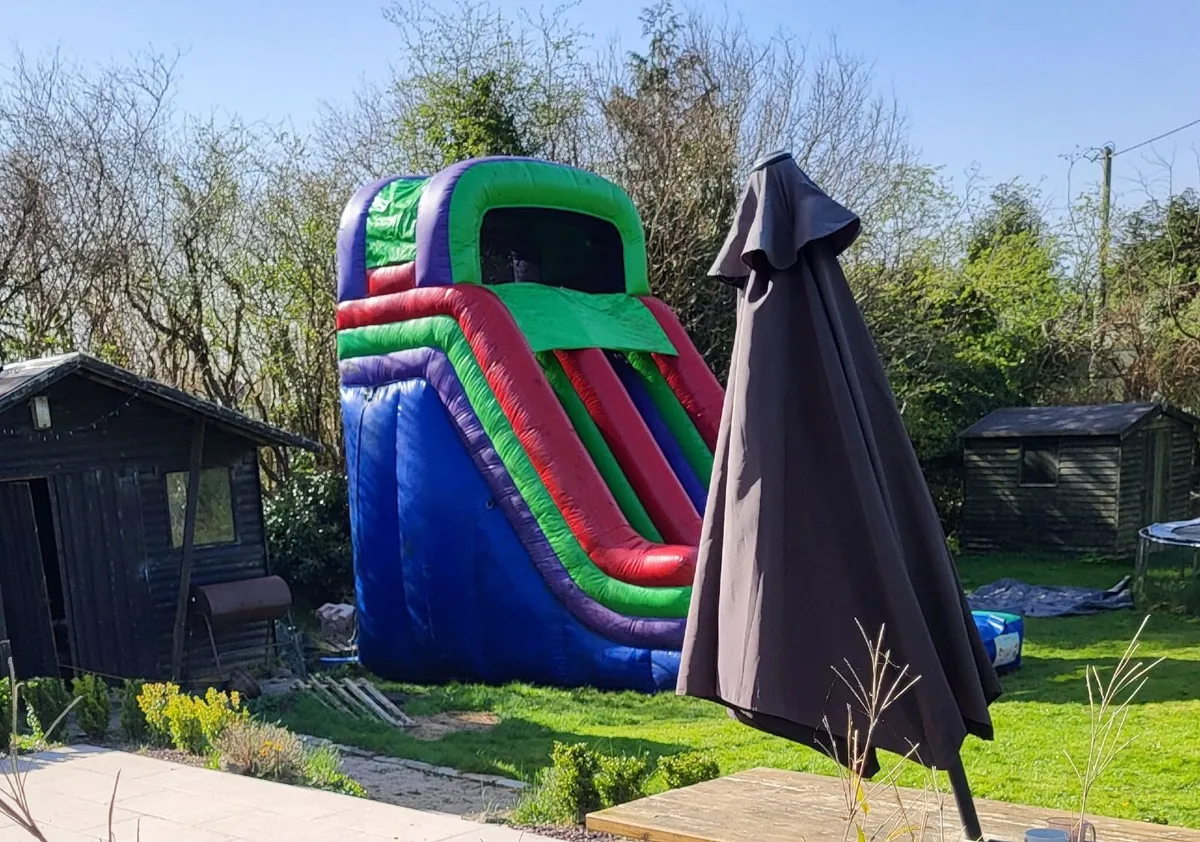 Bouncy castle - Image 1