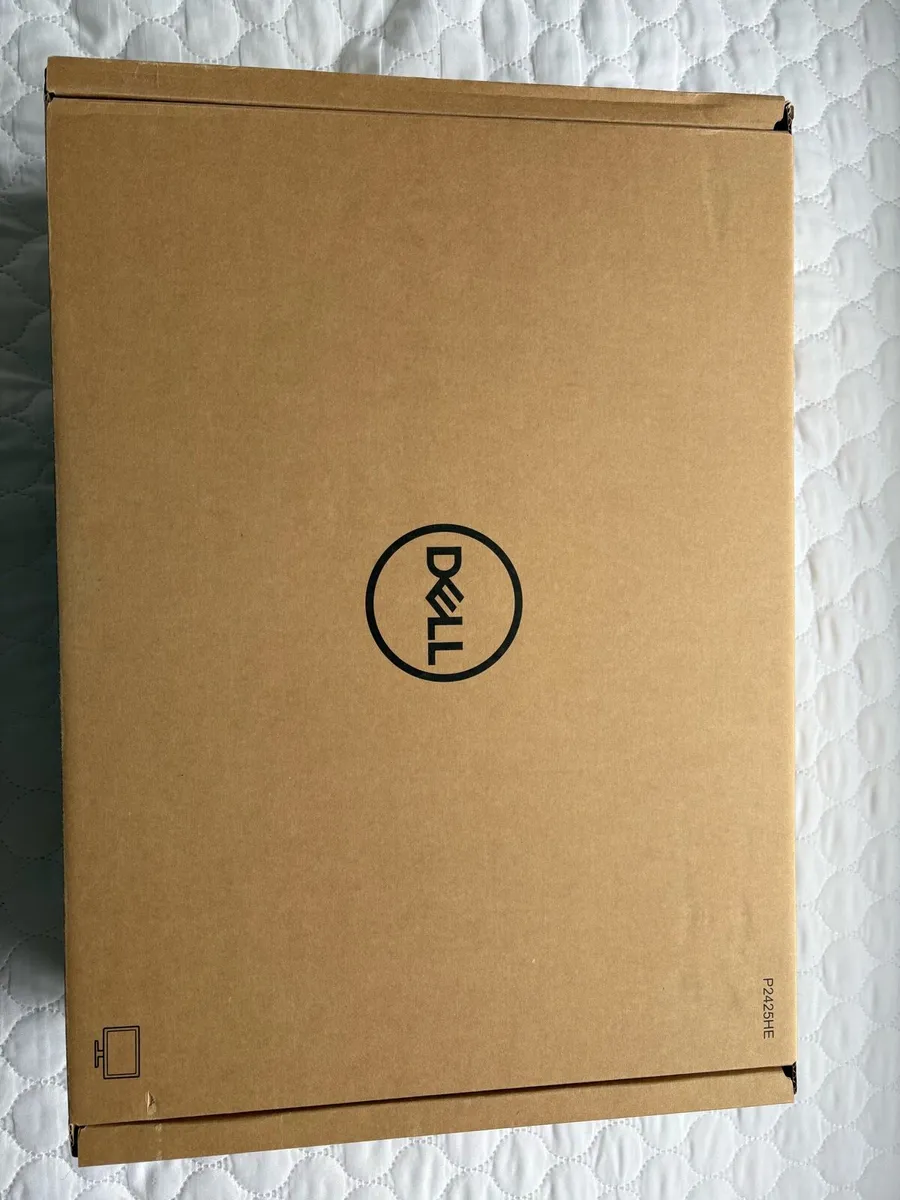 Dell Pro 24 Plus USB-C Hub Monitor - P2425HE - Image 2