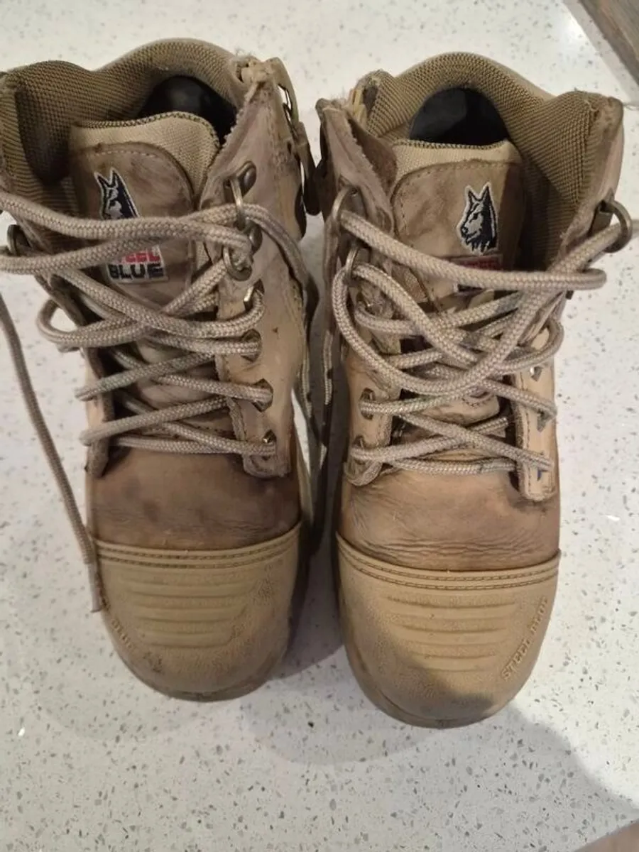 Work Boots - Image 4