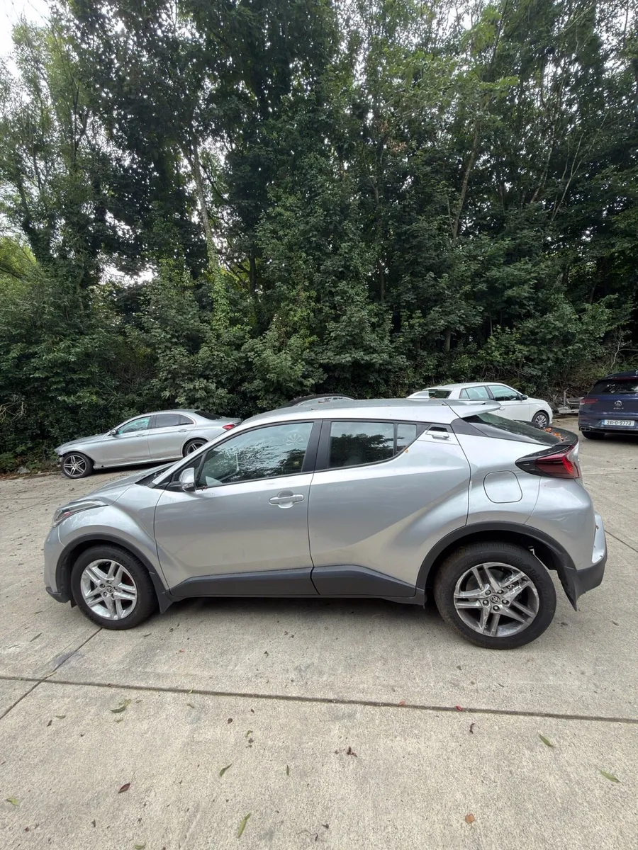 2023 Toyota CHR - Image 4