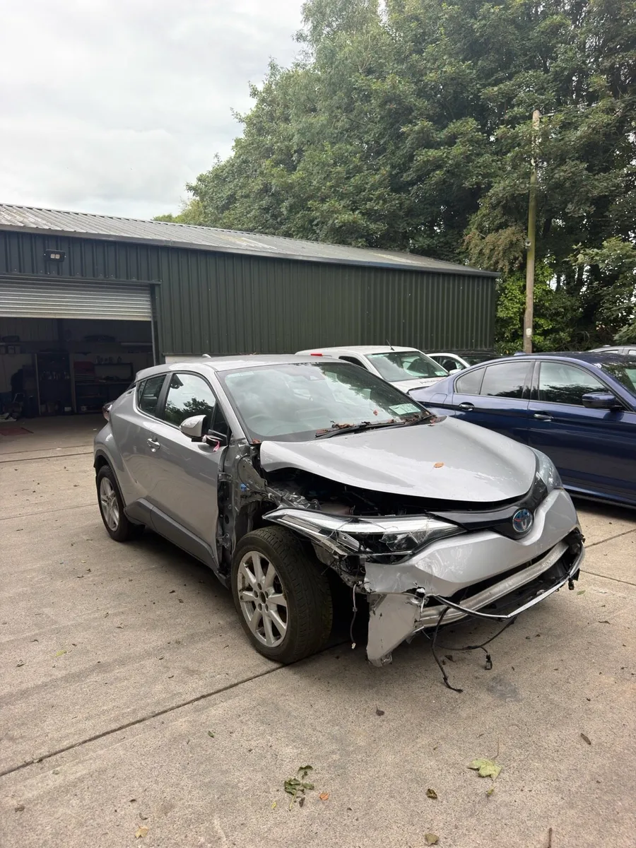 2023 Toyota CHR - Image 3