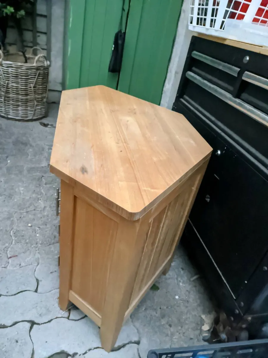 Wooden corner cabinet / TV stand - Image 4