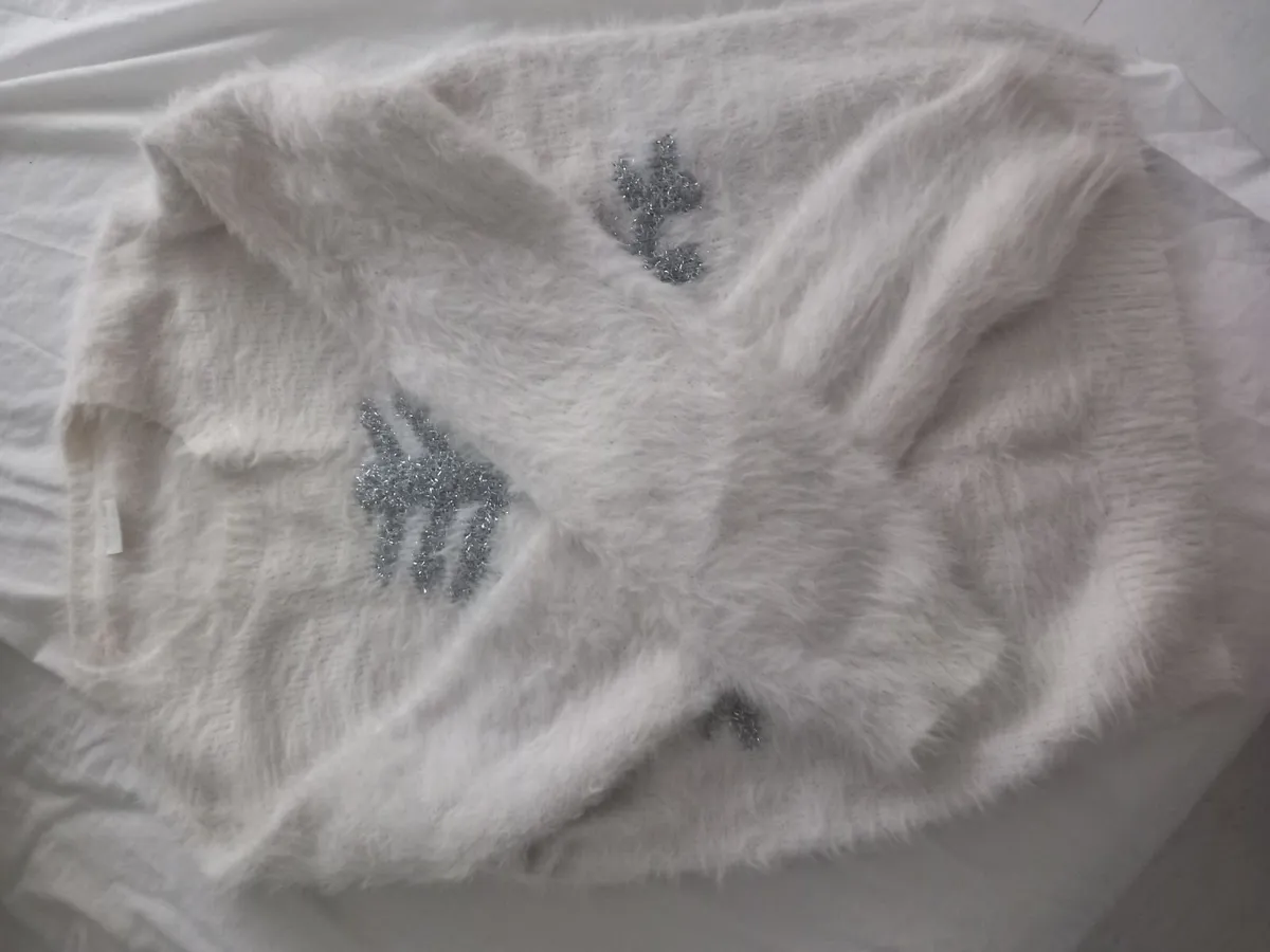 Girls dresses, jumpers, scrunchees - Image 3