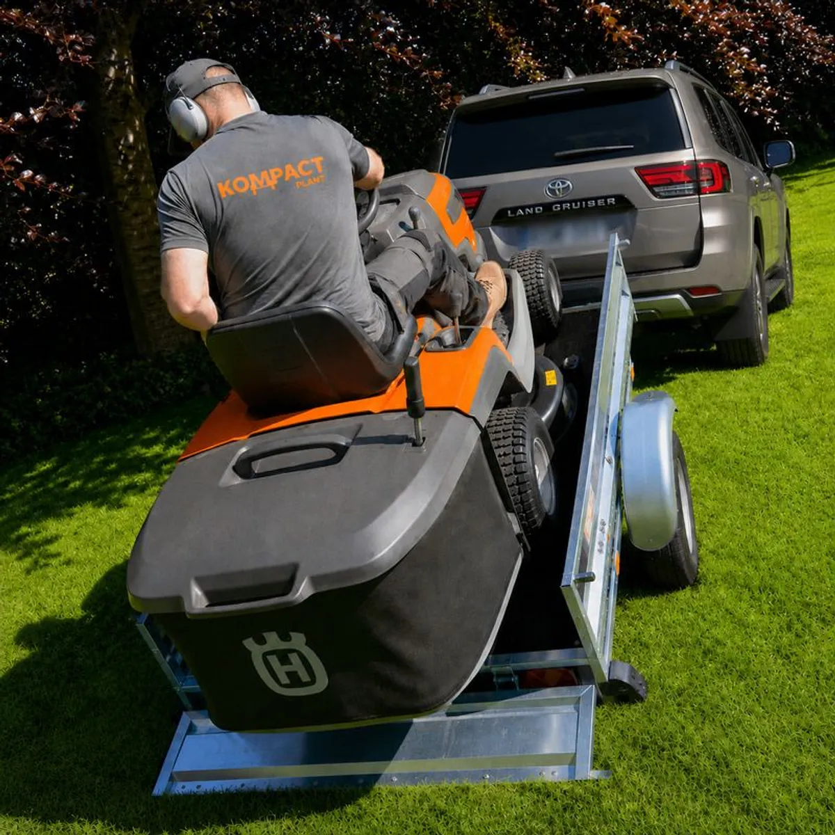 Folding Utility Trailer - Image 4