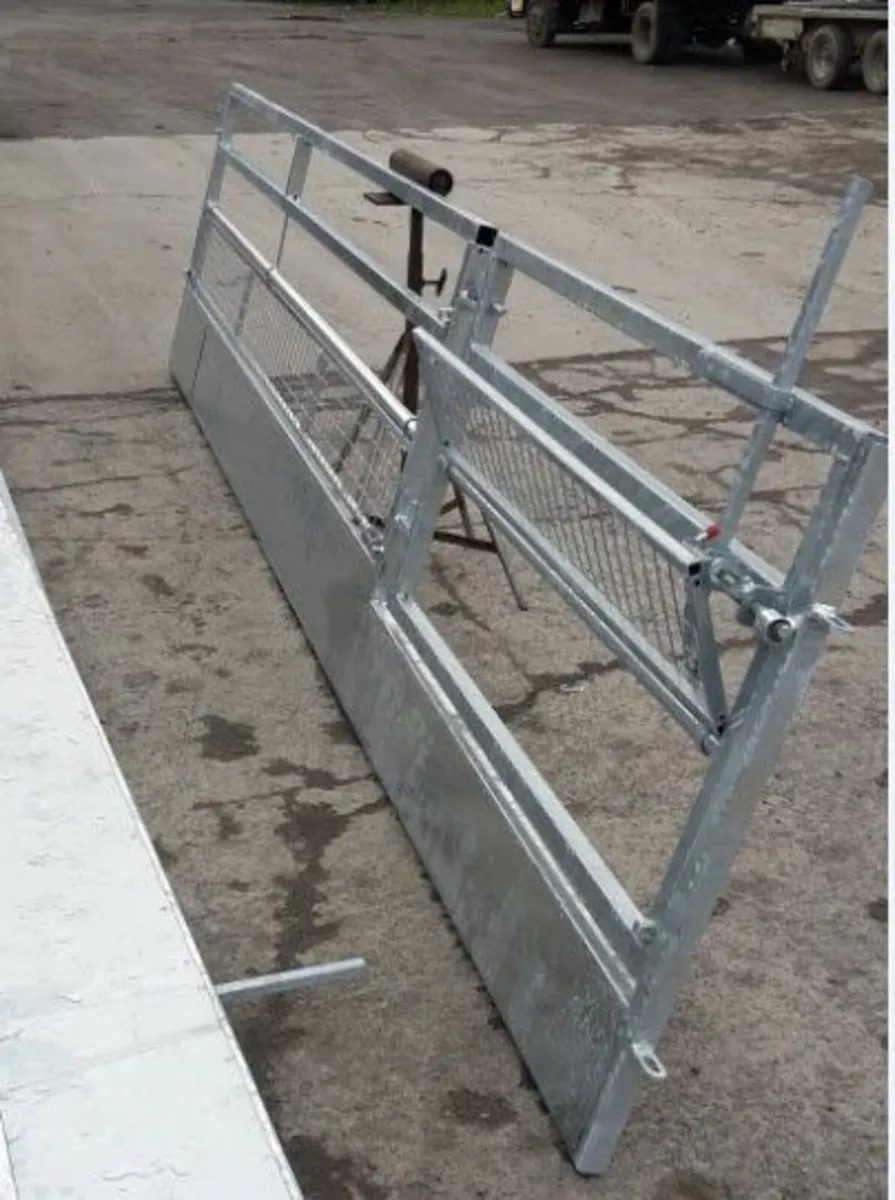 Feeding barrier, Bale feeder - Image 4