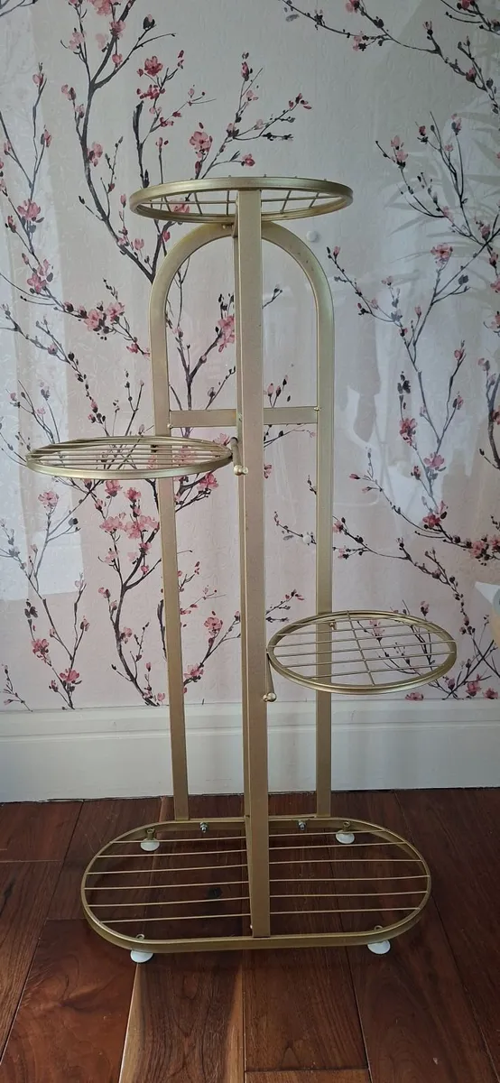 Modern 3-Tier Gold Metal Plant Stand (80cm) - Image 2