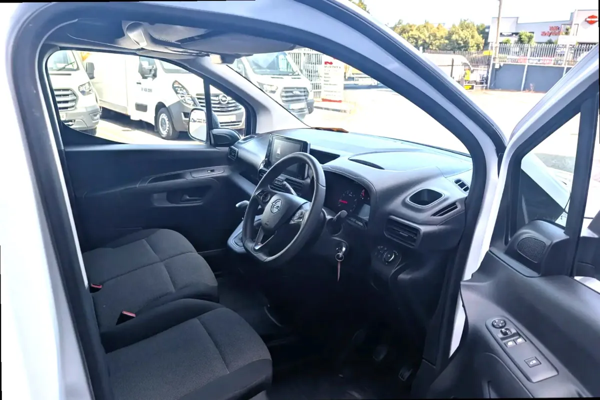 Opel Combo 3 seats - Low Km & Full History - Image 3