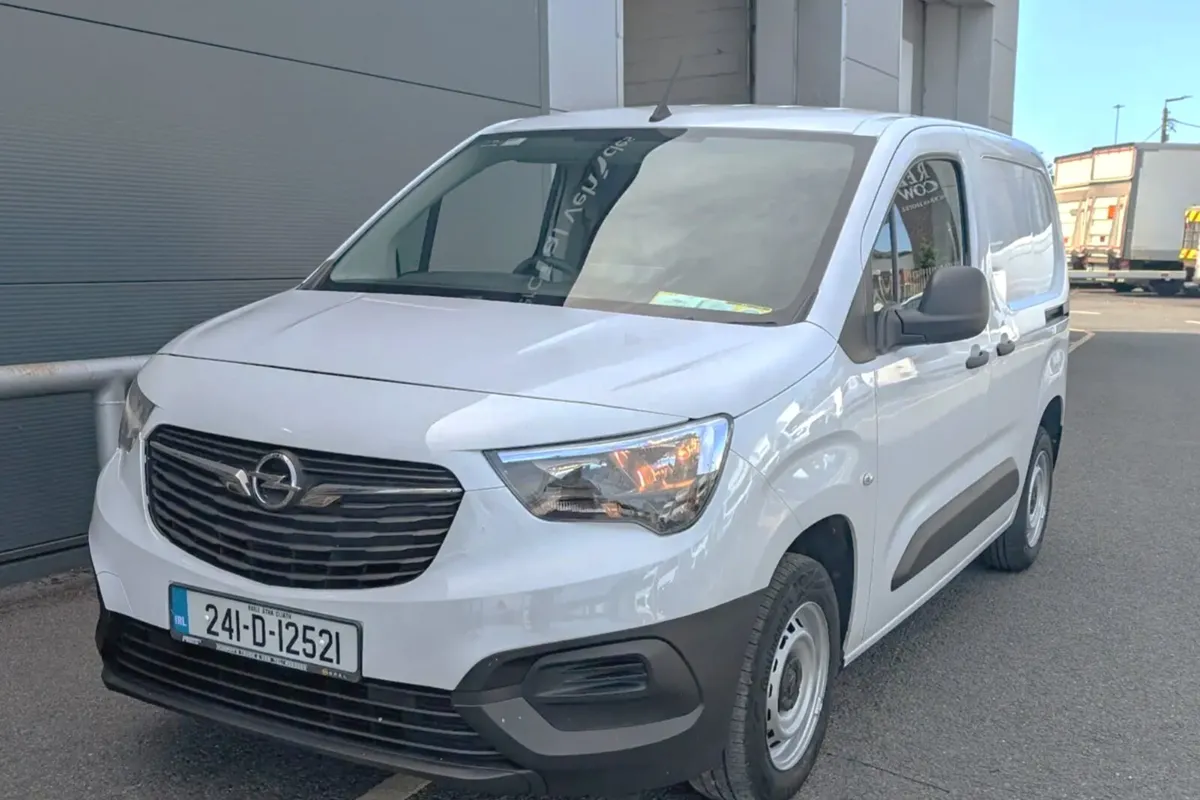 Opel Combo 3 seats - Low Km & Full History - Image 1