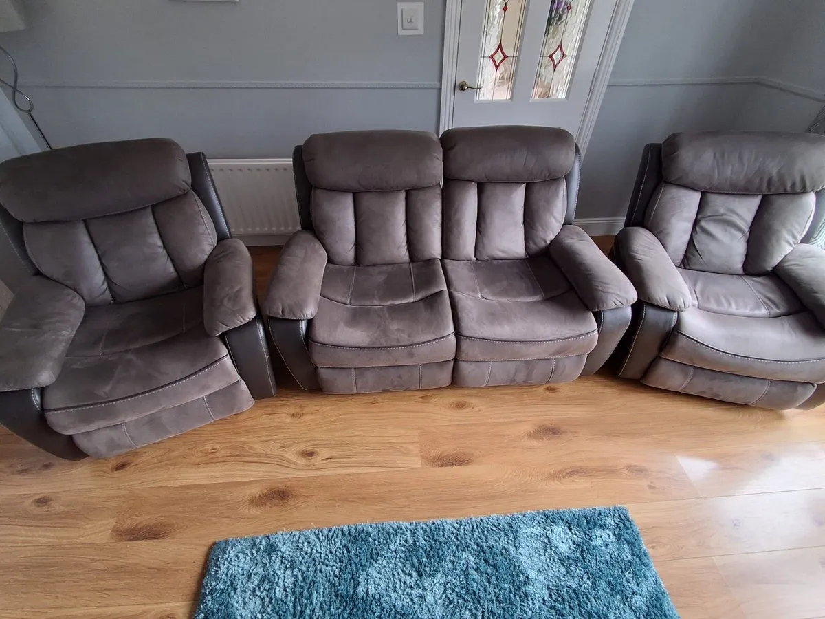 2+1+1 Sofa for sale - Image 1