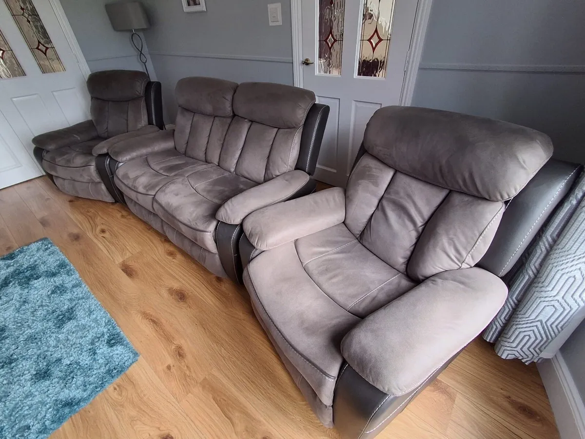 2+1+1 Sofa for sale - Image 2