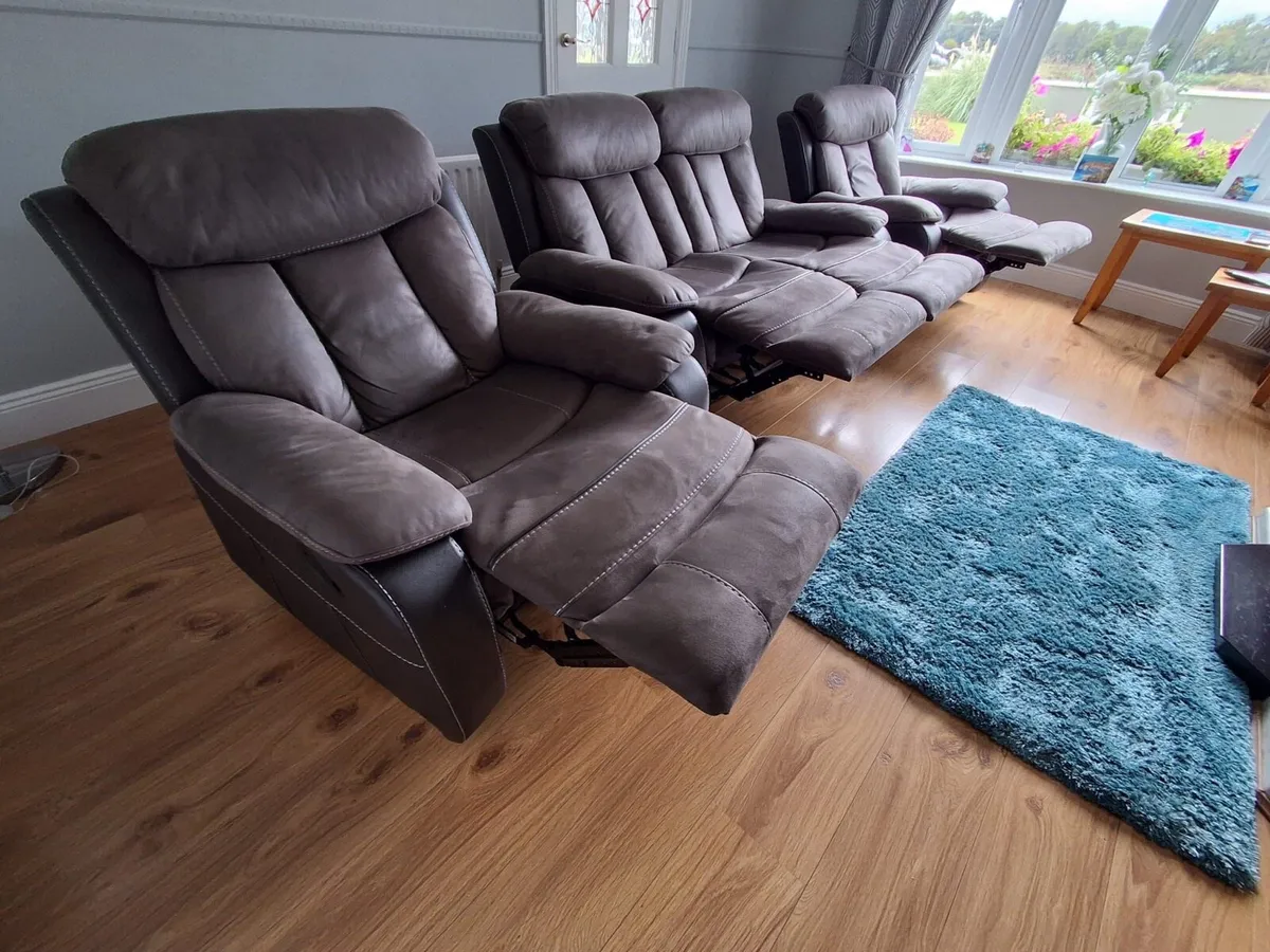 2+1+1 Sofa for sale - Image 4