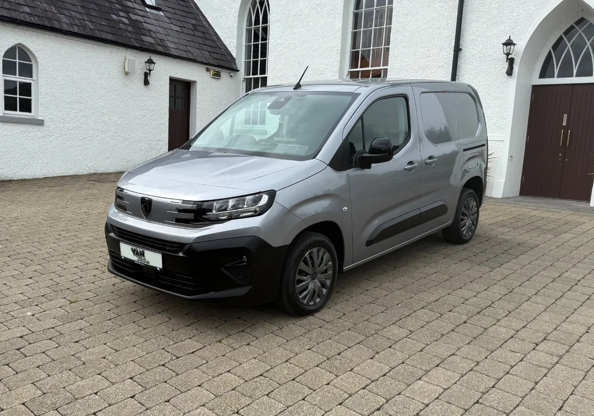2024 (242reg) Peugeot Partner Asphalt AUTO 130bhp - Image 3
