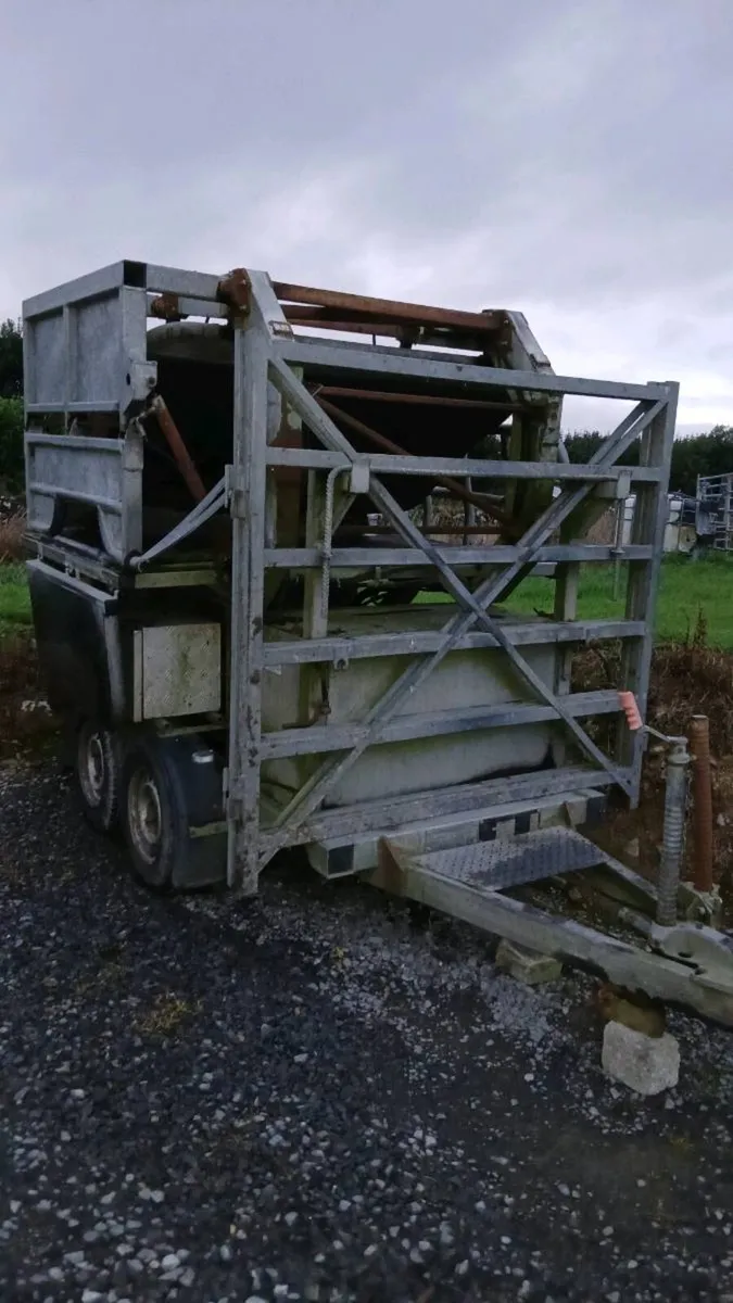 Hoof trimming crate - Image 3