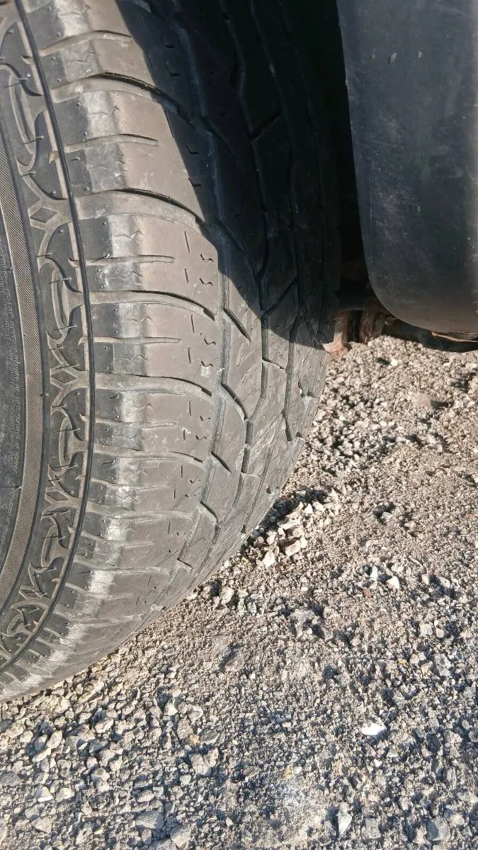 L200 - Image 4