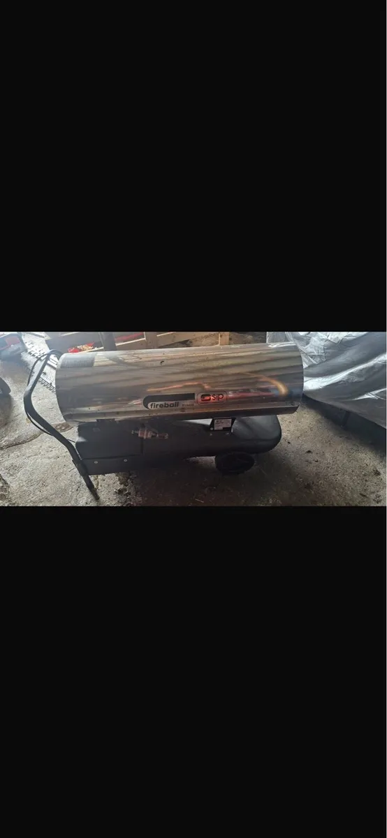 Compressor and kerosene heater - Image 1