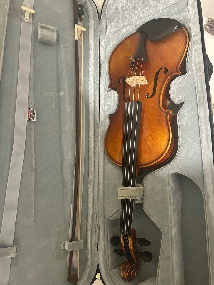 Hidersine Violin - Image 1