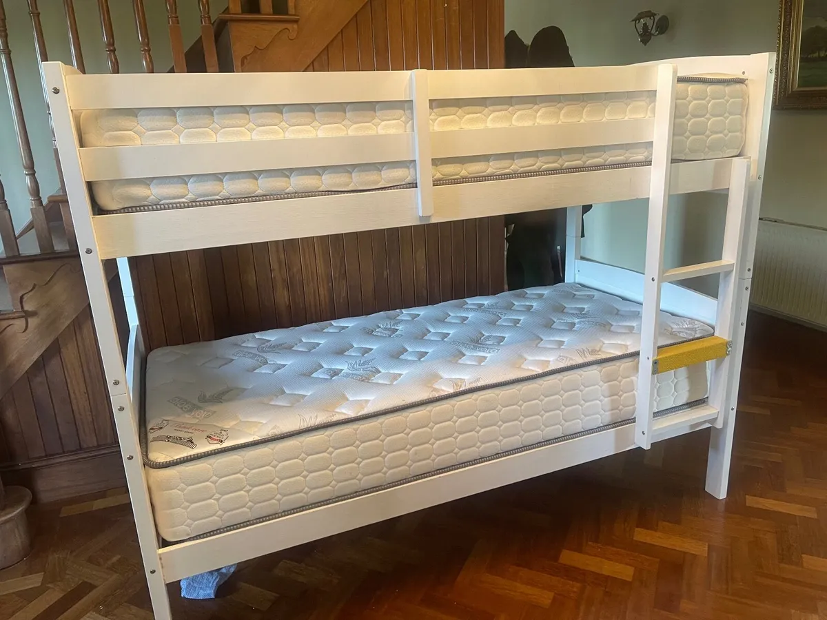 Bunk bed - Image 1