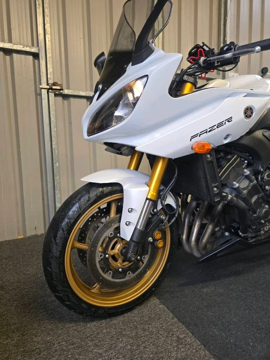 Yamaha Fazer 800 - Image 2