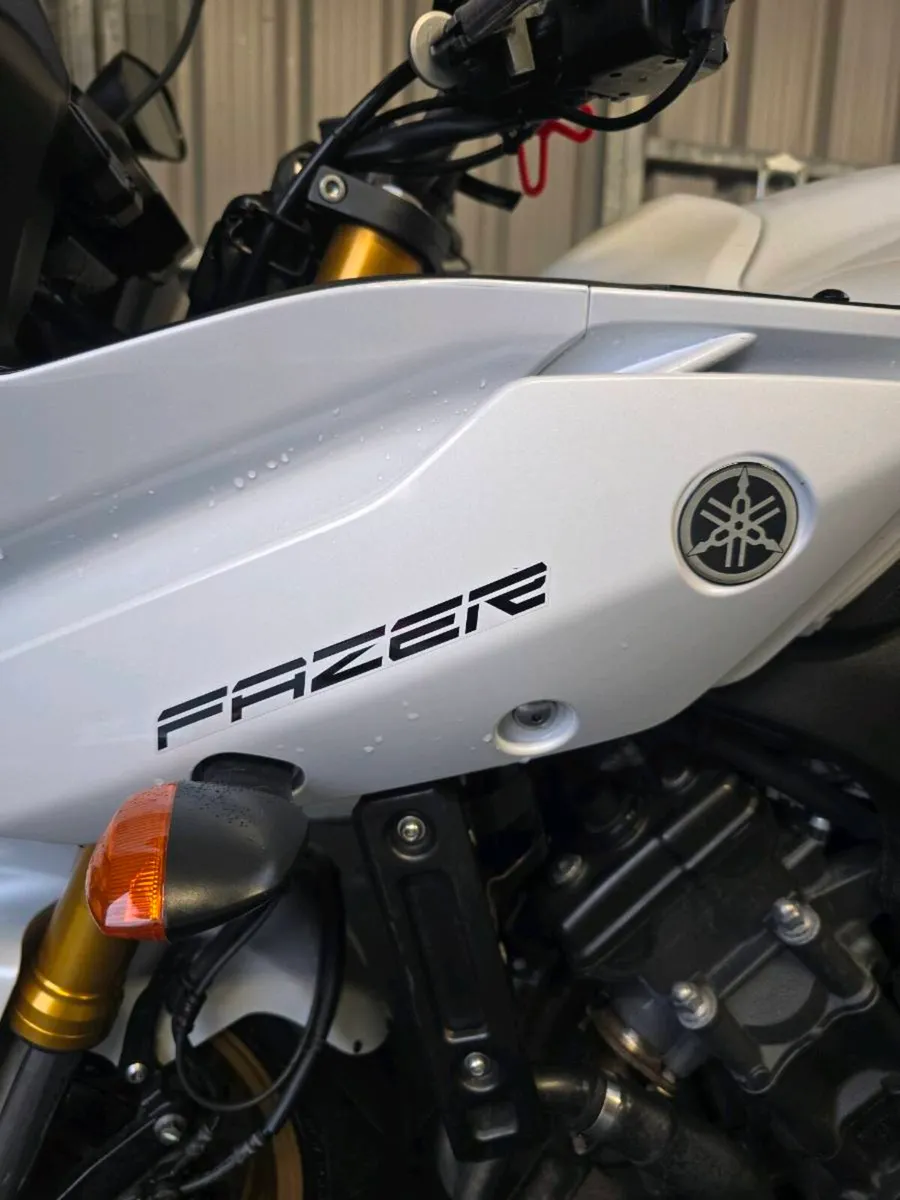 Yamaha Fazer 800 - Image 3