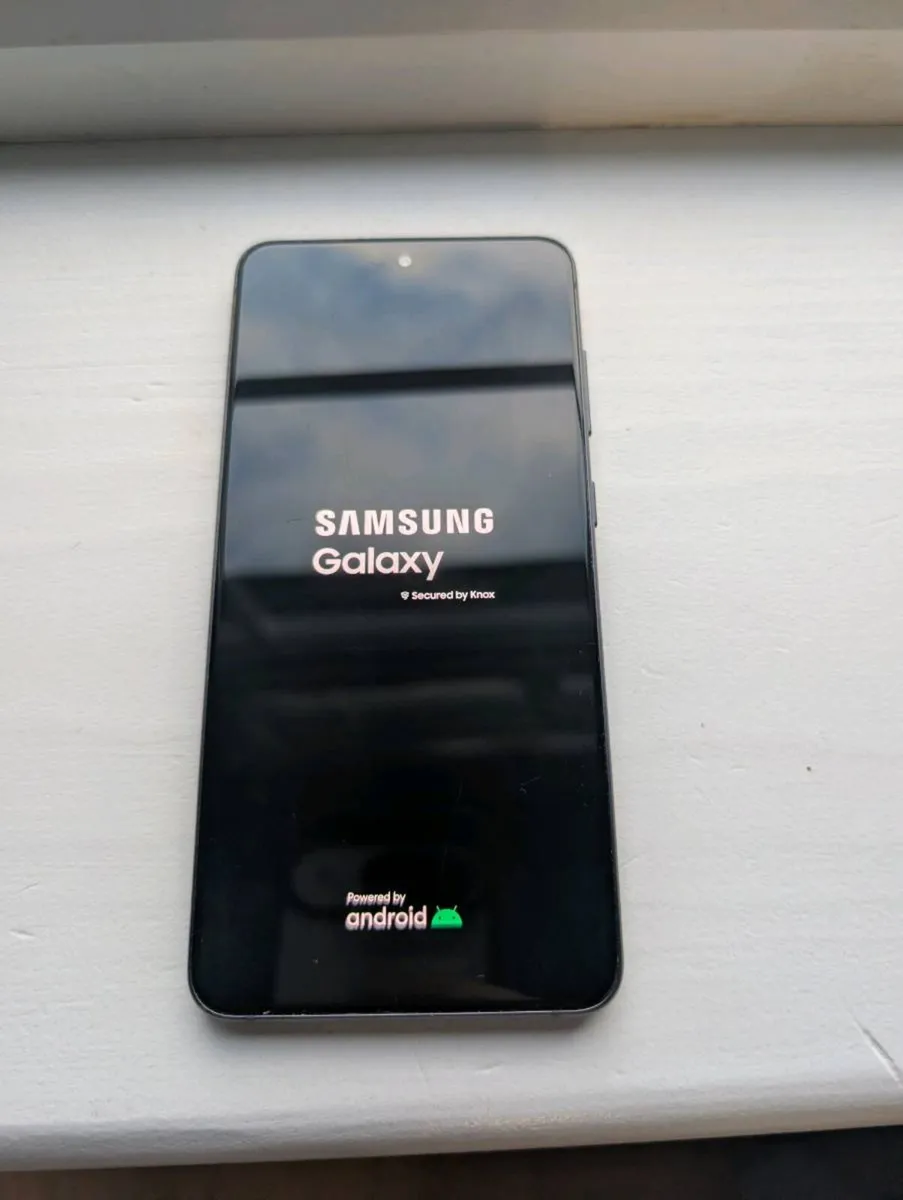 Samsung S21 unlocked excellent condition - Image 1