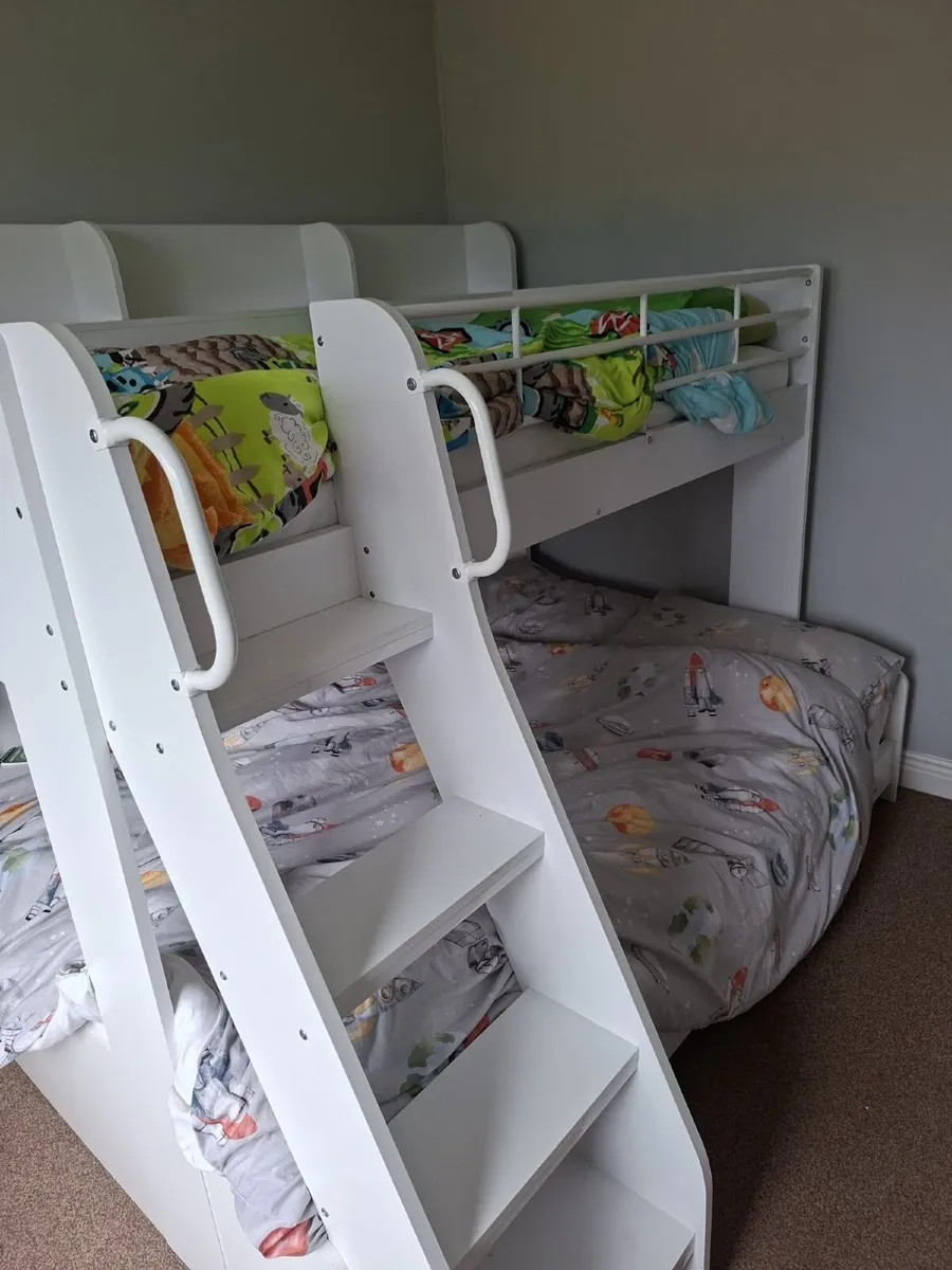 Bunk bed - Image 1