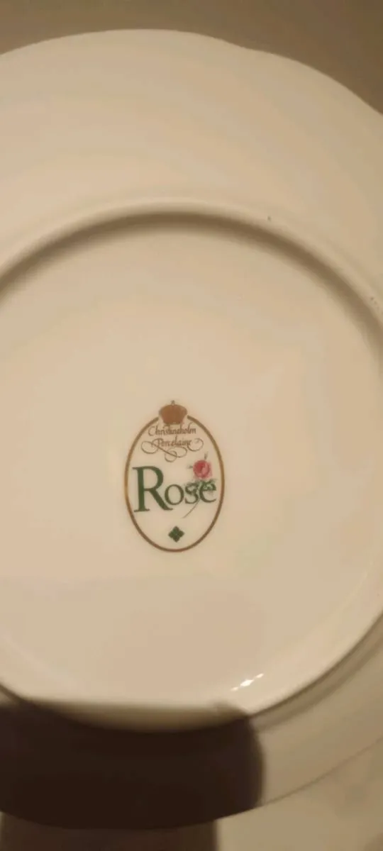 Rose pattern christineholm porcelain 15 piece set - Image 4