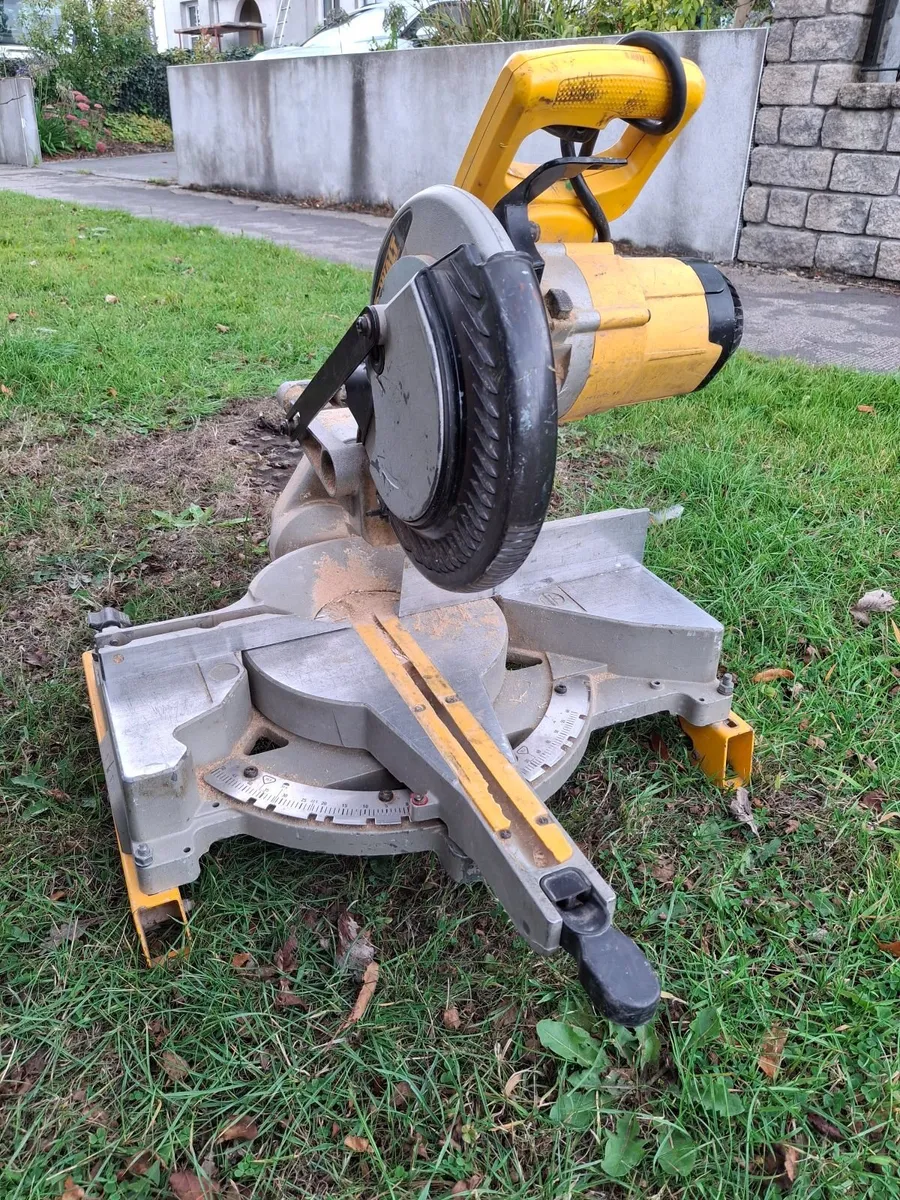 dewalt mitresaw and stand - Image 1