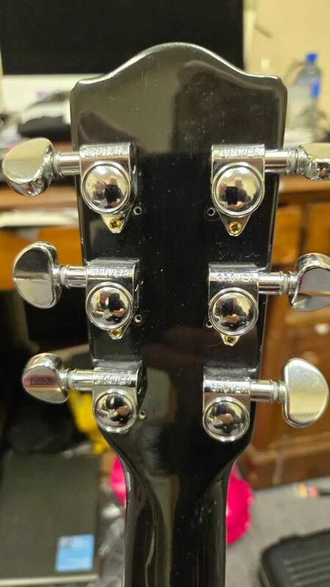 electric guitar - Image 4